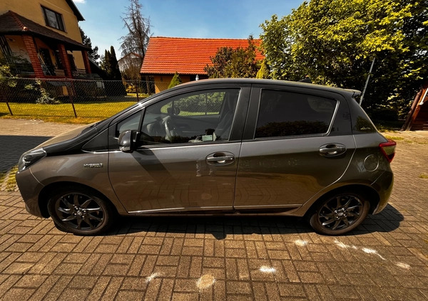 Toyota Yaris cena 57000 przebieg: 68000, rok produkcji 2017 z Wrocław małe 106